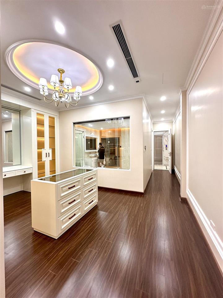 Giảm giá sâu bán nhanh căn 92m2 8 tầng thang máy gara ô tô 3 xe trong khu phân lô quân đội