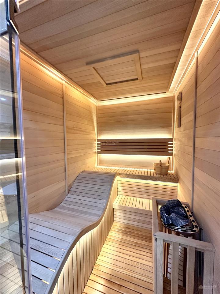Giảm giá sâu bán nhanh căn 92m2 8 tầng thang máy gara ô tô 3 xe trong khu phân lô quân đội