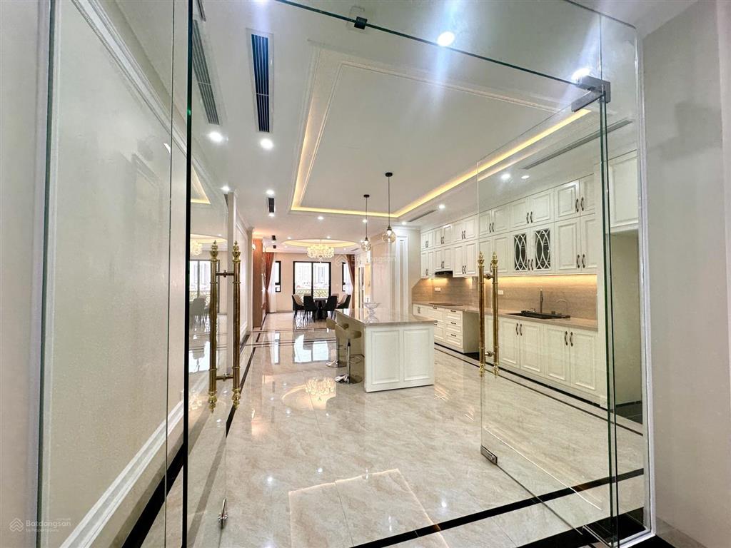 Giảm giá sâu bán nhanh căn 92m2 8 tầng thang máy gara ô tô 3 xe trong khu phân lô quân đội