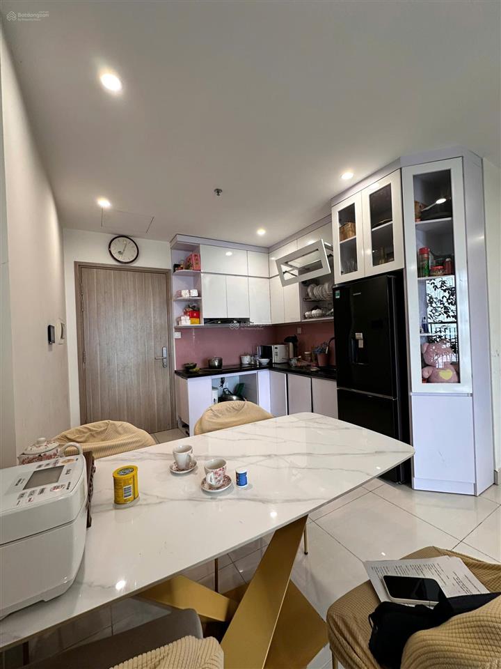 Bán gấp căn hộ chung cư, toà vip vinhome ocenpack 56m2, 2 ngủ view công viên thoáng mát, nhỉnh 3 tỷ