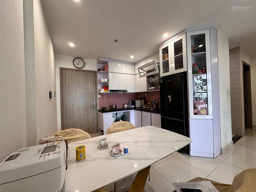 Bán gấp căn hộ chung cư, toà vip vinhome ocenpack 56m2, 2 ngủ view công viên thoáng mát, nhỉnh 3 tỷ