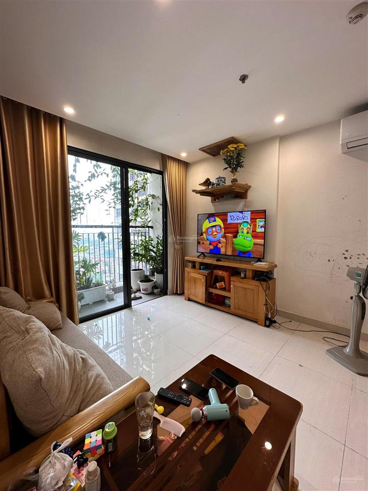 Bán gấp căn hộ chung cư, toà vip vinhome ocenpack 56m2, 2 ngủ view công viên thoáng mát, nhỉnh 3 tỷ