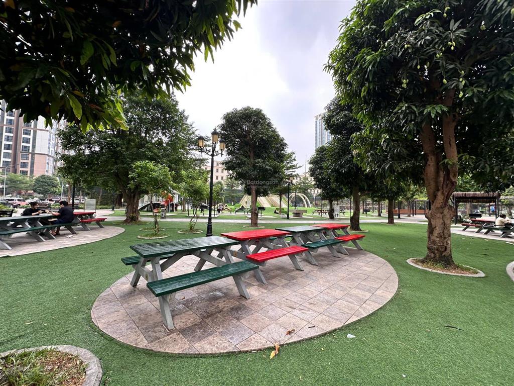 Bán gấp căn hộ chung cư, toà vip vinhome ocenpack 56m2, 2 ngủ view công viên thoáng mát, nhỉnh 3 tỷ