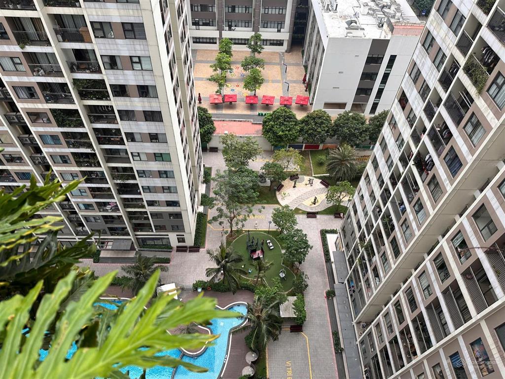 Bán gấp căn hộ chung cư, toà vip vinhome ocenpack 56m2, 2 ngủ view công viên thoáng mát, nhỉnh 3 tỷ