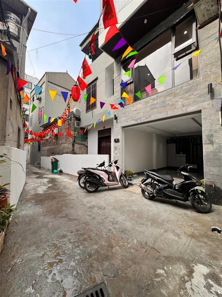 Cần tiền bán gấp nhà bát khối 7 tầng 52m2, thang máy, gara ô tô full nội thất cao cấp