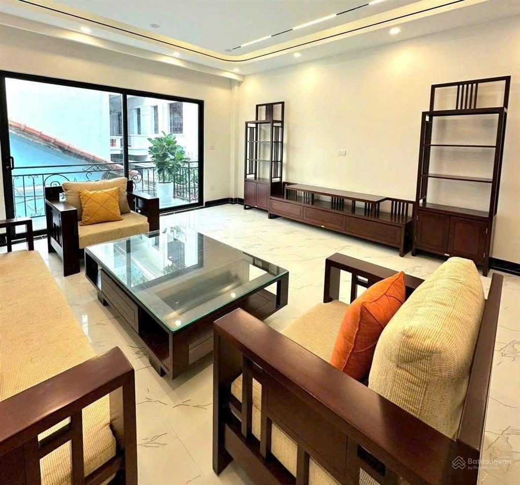 Bán nhà riêng phố ngọc lâm gần phố cổ, giá đầu tư, 80m2, 6 tầng, thang máy, 6 ngủ, gara ô tô