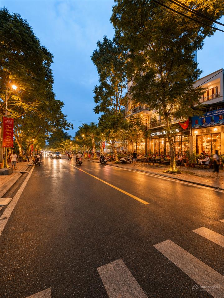 Bán nhà mặt ô tô tránh vỉa hè 2 bên kinh doanh đỉnh 7 tầng tân cổ xây mới gần 60m2 view hồ