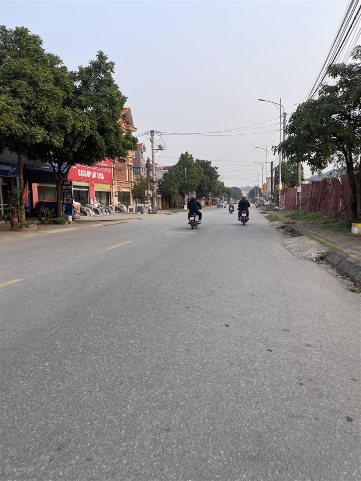 Mặt đường ql kinh doanh mọi mặt hàng