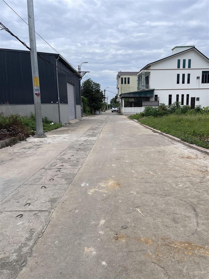 Hàng diện tích nhỏ hiếm 40m quang minh hà nội