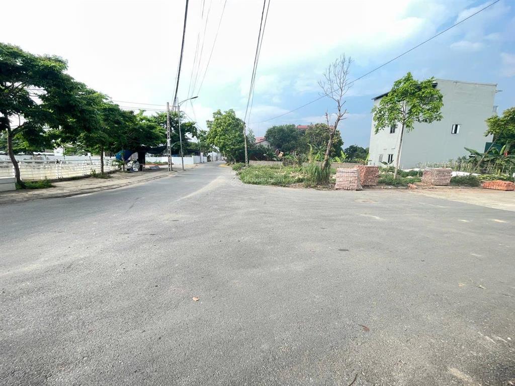 Bán lô góc đất đấu giá 119m view hồ