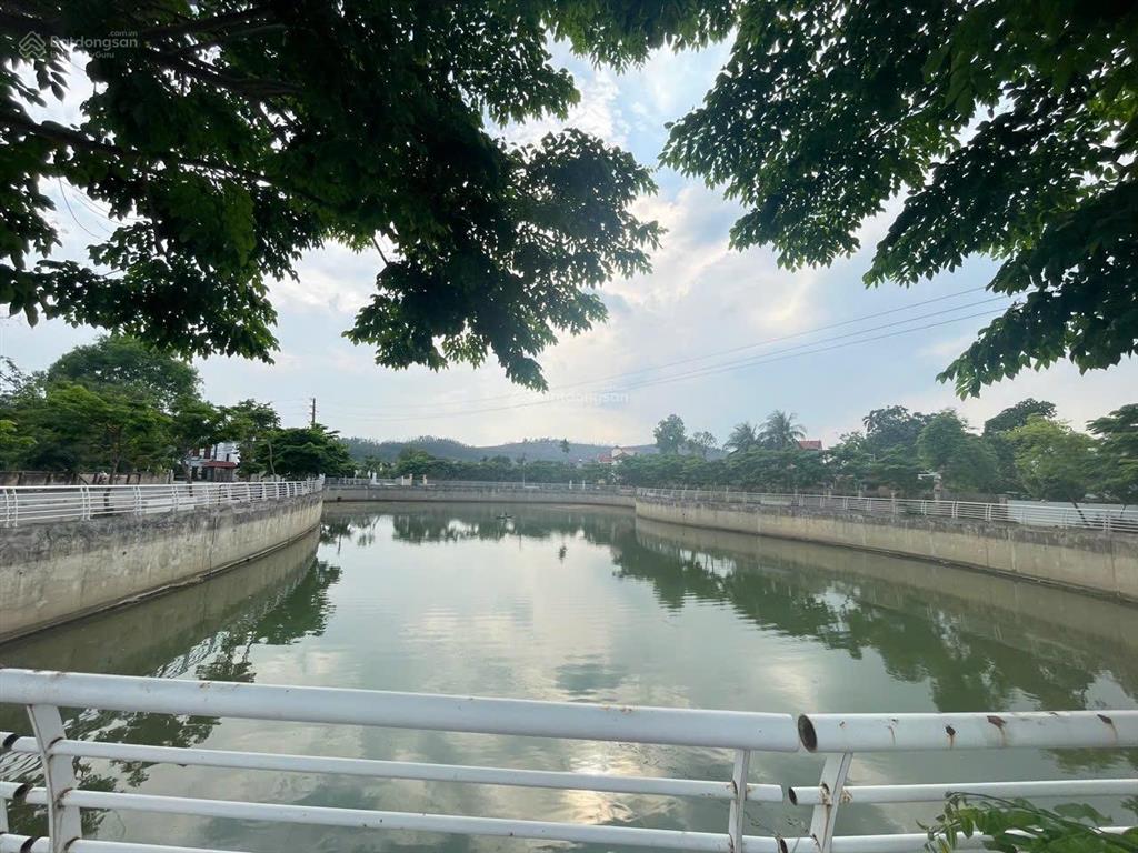 Bán lô góc đất đấu giá 119m view hồ