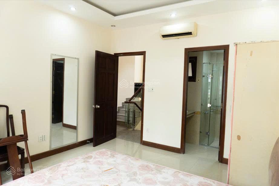 Vị trí vàng! chính chủ bán biệt thự sân vườn hẻm xe tải 8m  204m2, ở hay kinh doanh đều được!