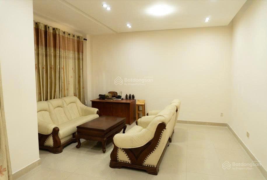Vị trí vàng! chính chủ bán biệt thự sân vườn hẻm xe tải 8m  204m2, ở hay kinh doanh đều được!
