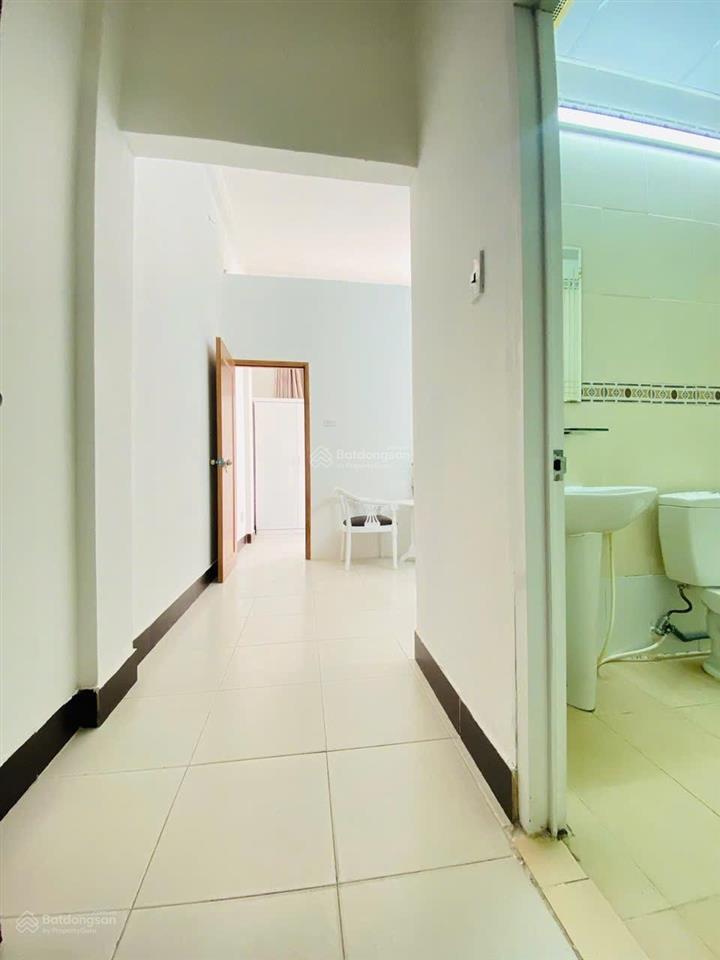 Cho thuê căn hộ 1pn cửa sổ trời thoáng sáng | võ văn kiệt, quận 1