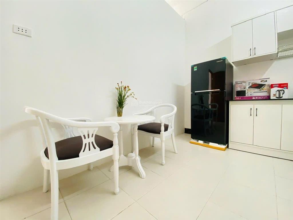 Cho thuê căn hộ 1pn cửa sổ trời thoáng sáng | võ văn kiệt, quận 1