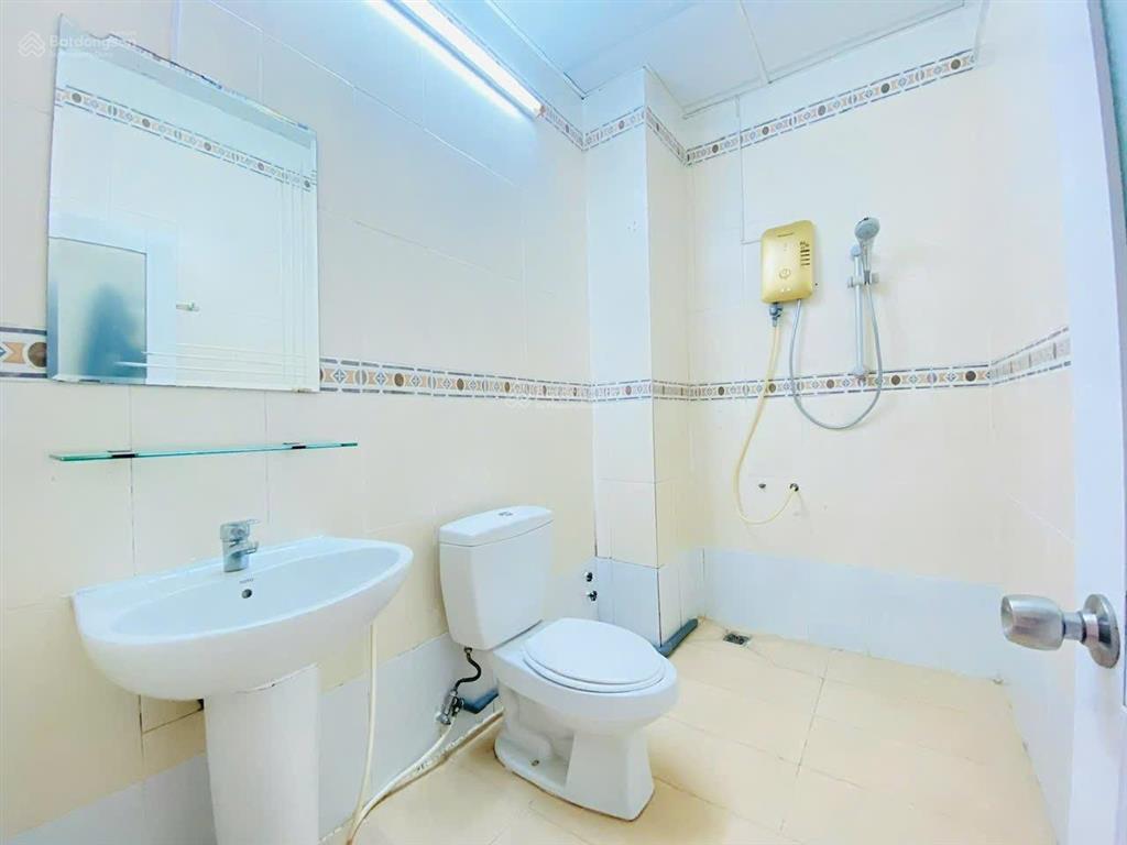 Cho thuê căn hộ 1pn cửa sổ trời thoáng sáng | võ văn kiệt, quận 1