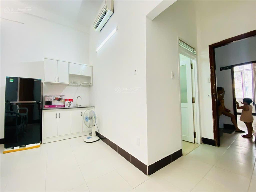 Cho thuê căn hộ 1pn cửa sổ trời thoáng sáng | võ văn kiệt, quận 1