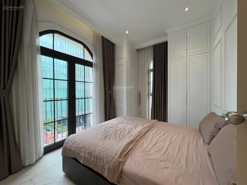 Cho thuê căn hộ 1pn cao cấp rộng ban công trung tâm | nguyễn thị minh khai, q1