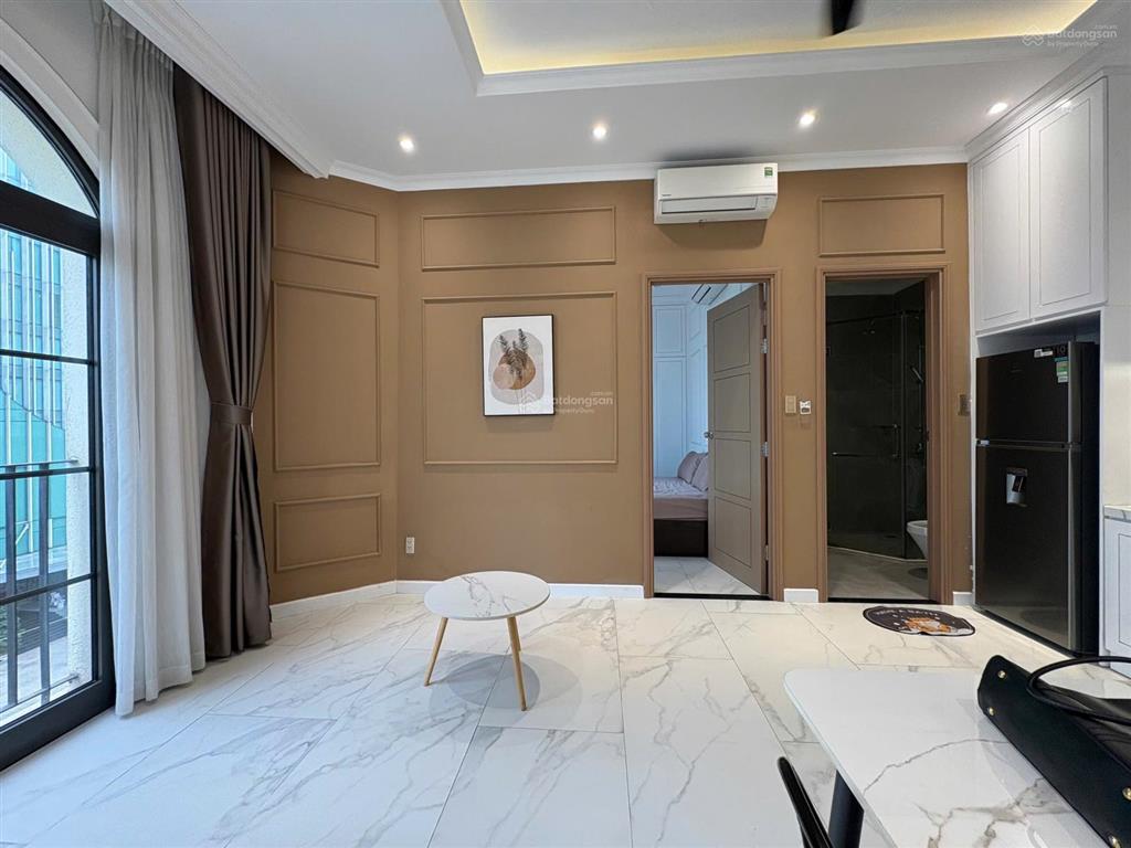 Cho thuê căn hộ 1pn cao cấp rộng ban công trung tâm | nguyễn thị minh khai, q1