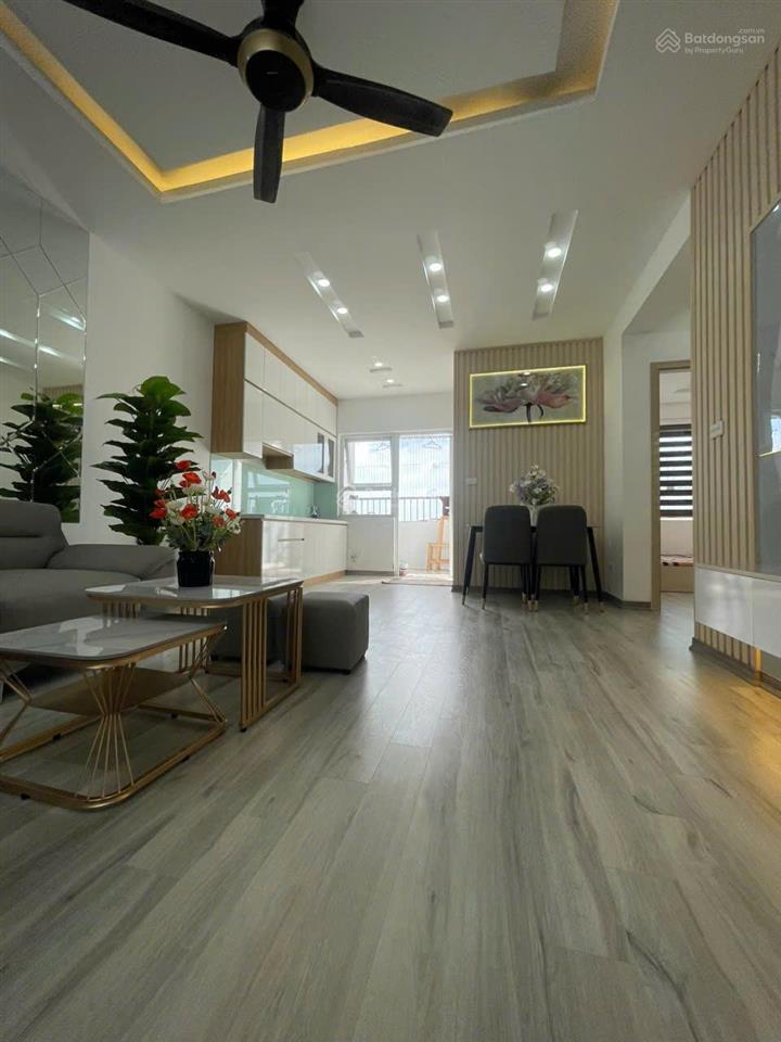 Bán gấp căn góc 70m2, 2pn 2vs sổ đỏ chính chủ 4,55 tỷ, tại toà ct4 xa la, hà đông