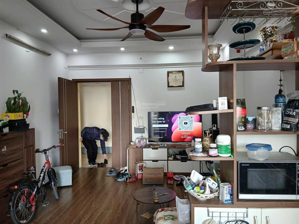 Chính chủ bán căn góc 64m2 2pn 2vs sổ đỏ lâu dài giá 3.x tỷ ban công đông nam tại toà ct2 kđt xa la