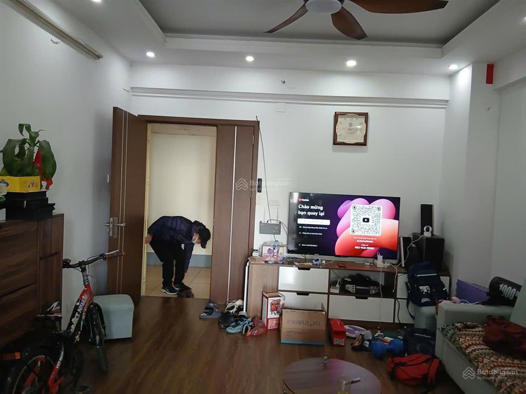 Chính chủ bán căn góc 64m2 2pn 2vs sổ đỏ lâu dài giá 3.x tỷ ban công đông nam tại toà ct2 kđt xa la