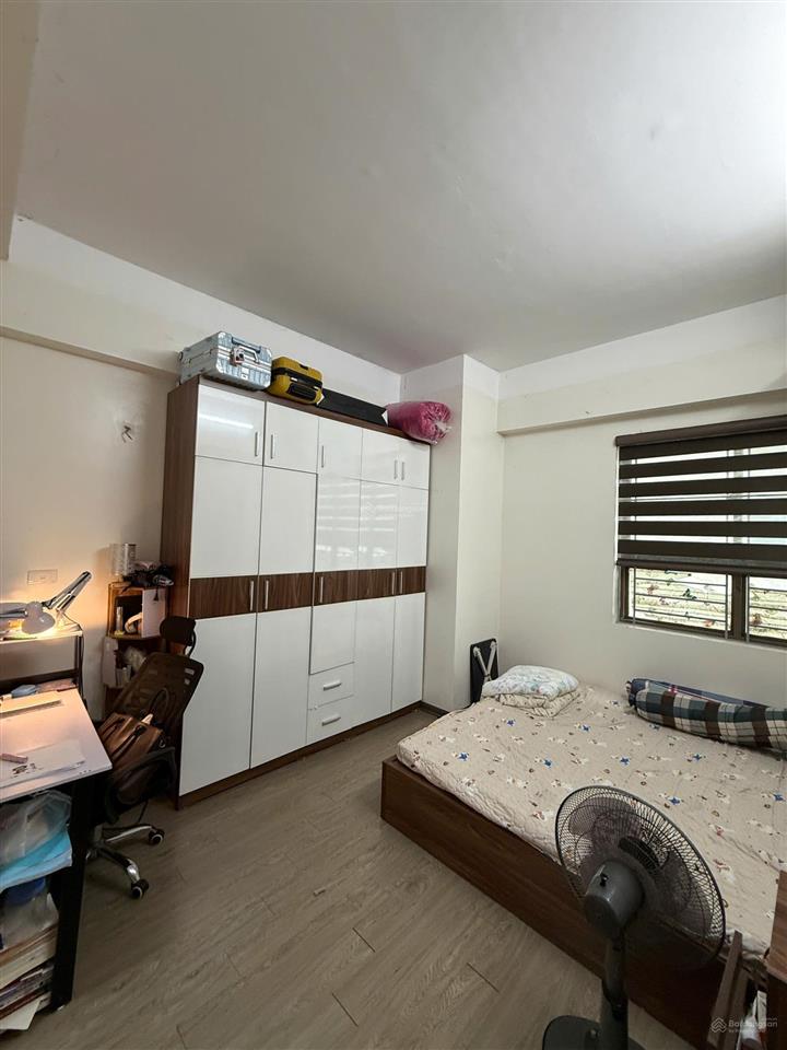 Bán căn góc 70m2 2pn 2vs sổ đỏ chinh chủ 4,2 tỷ tại toà ct4 kđt mới xa la, view đẹp, giá siêu hời