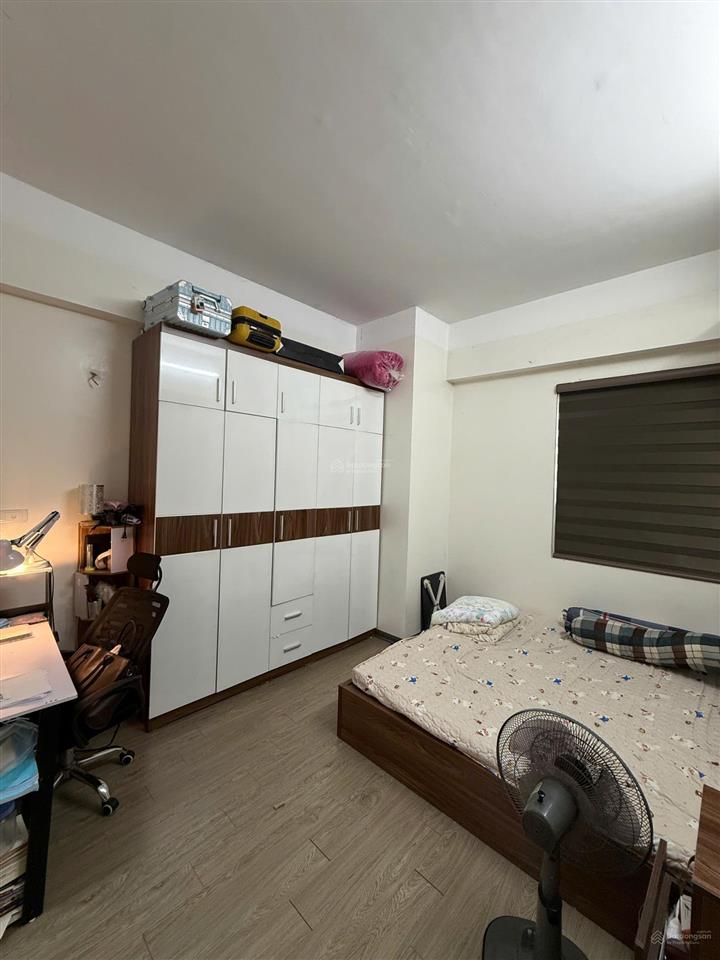 Bán căn góc 70m2 2pn 2vs sổ đỏ chinh chủ 4,2 tỷ tại toà ct4 kđt mới xa la, view đẹp, giá siêu hời