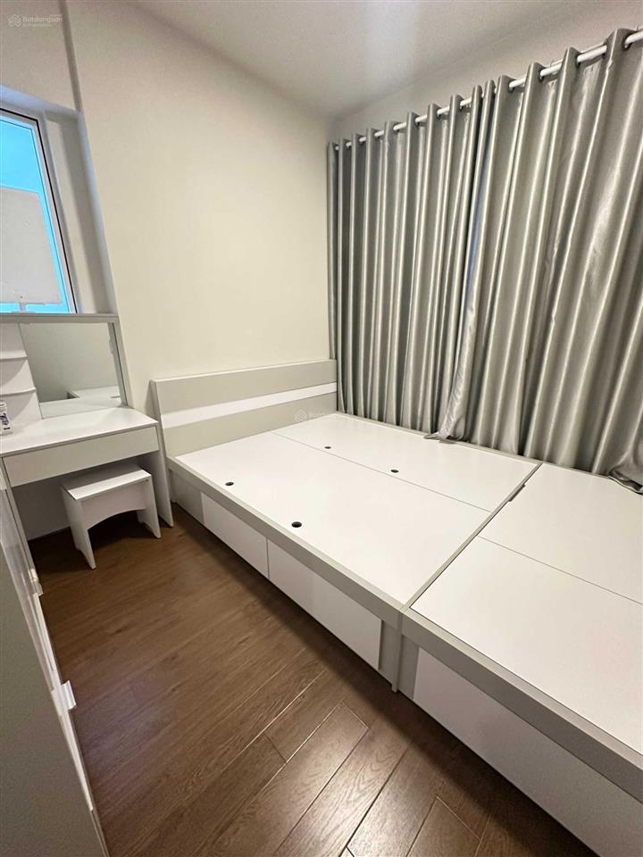 Bán trục căn đẹp  căn góc 3pn 84 m2  view hồ bơi  nội thất đầy đủ, richstar novaland