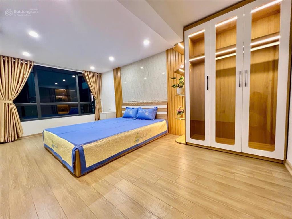 Bán nhà riêng! mặt ngõ ở trung phụngđống đa 30m 5 tầng mt 3m 8,3 tỷ. full nội thất, ngõ thông.