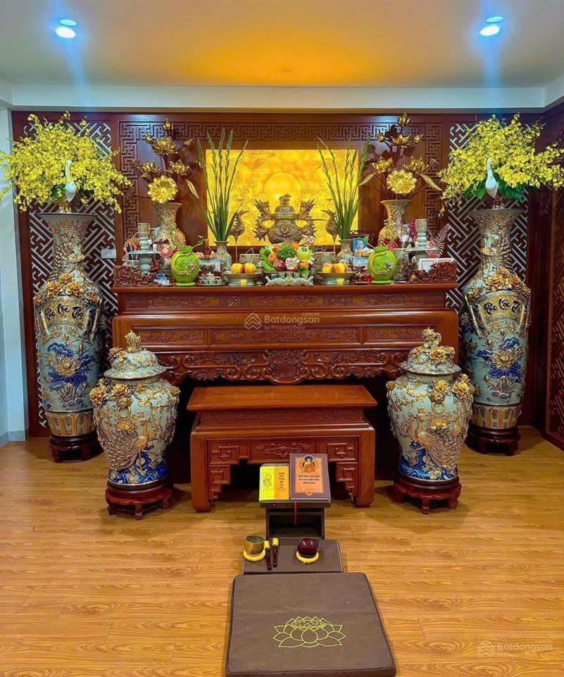 Bán nhà tại trung tâm q.thanh xuân 65m6 tầng thang máy mặt tiền 5,2m  chỉ 14,2 tỷ. lô góc,ô tô.