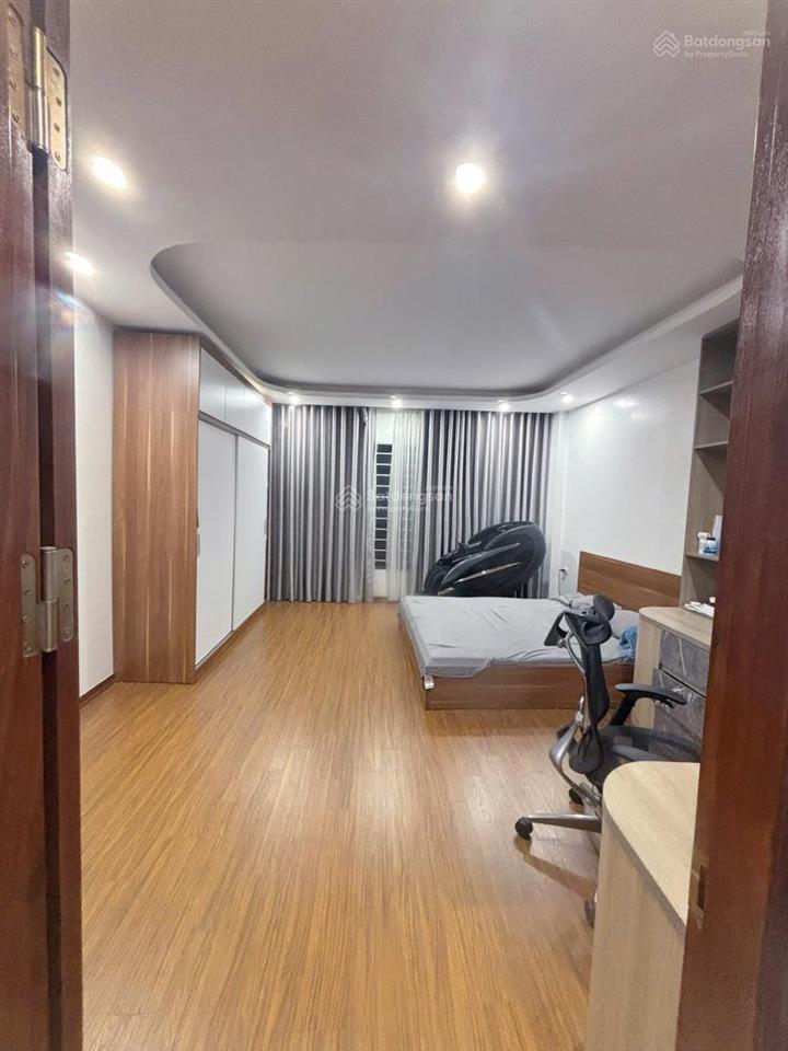 Bán nhà tại trung tâm q.thanh xuân 65m6 tầng thang máy mặt tiền 5,2m  chỉ 14,2 tỷ. lô góc,ô tô.