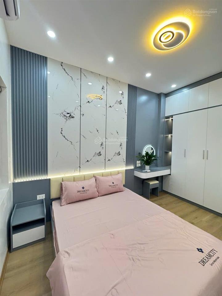 Bán nhà riêng 91 hồ ba mẫu  đống đa 28m  4 tầng  3m mặt tiền  6,5 tỷ. nhà đẹp thoáng,ở ngay.