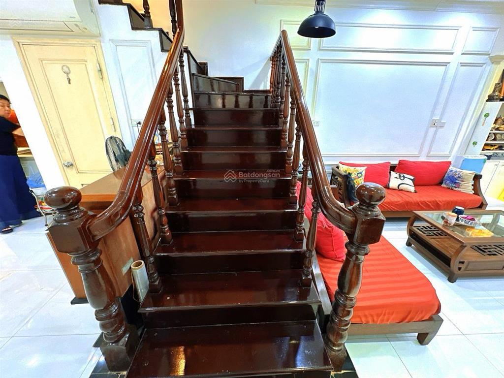 Vip đống đa 60m4tmt 4,2m  14,9tỷ. oto đỗ cổng, nhà đẹp ở ngay, khu trung tâm sầm uất.