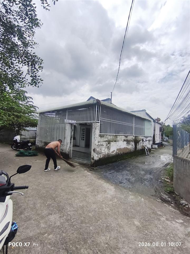 Bán nhà riêng 2 mặt tiền tại ấp bến cộ, 2,3 tỷ, 80m2, 1pn, 1wc, nhiều tiện ích