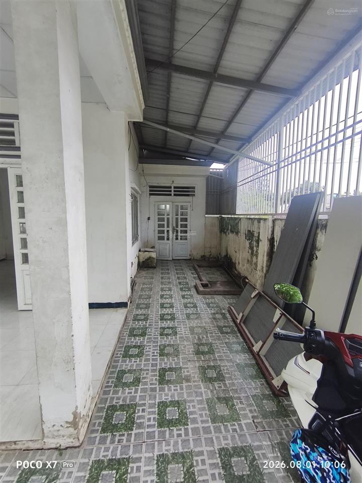 Bán nhà riêng 2 mặt tiền tại ấp bến cộ, 2,3 tỷ, 80m2, 1pn, 1wc, nhiều tiện ích