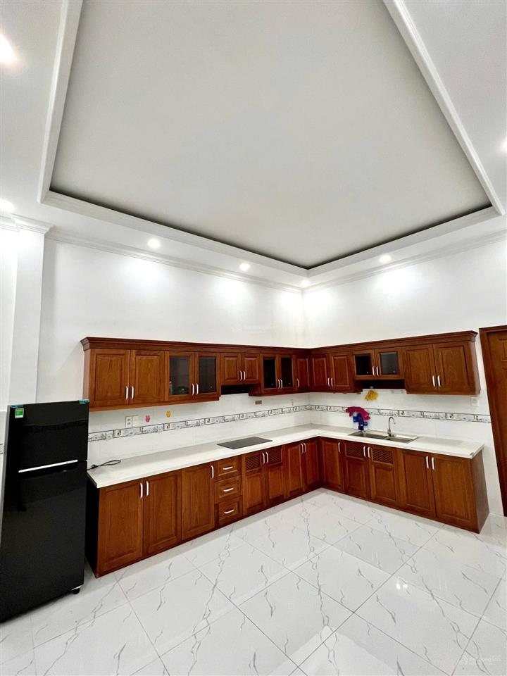 Bán nhà nở hậu phong thủy tại đường kc76 huỳnh tấn phát, giá cực tốt 15 tỷ, 94 m2, tặng nội thất