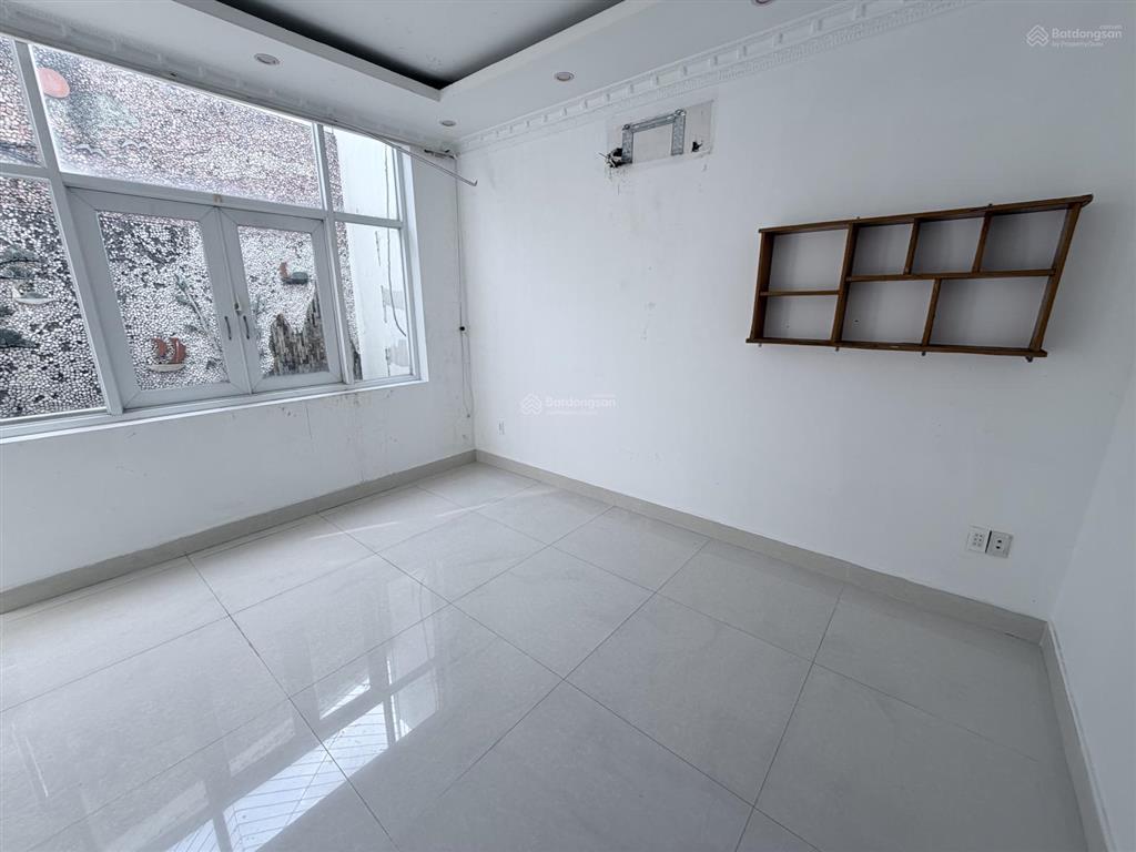 Cho thuê nhà 1 trệt 3 lầu tại nguyễn ảnh thủ, quận 12, 22 triệu, 300 m2