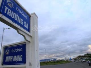 Mặt tiền đường 30m minh mạng  cách biển chỉ 200m
vị trí cực đẹp, trục đường lớn đẹp nhất ngũ hành.