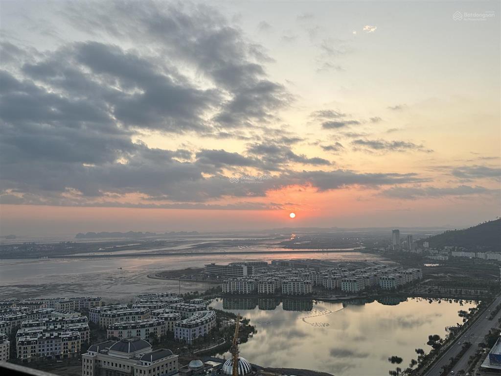 Icon40 hạ long  rẻ nhất rẻ nhất  studio view biển tầng cao 1tỷ680 bao sổ