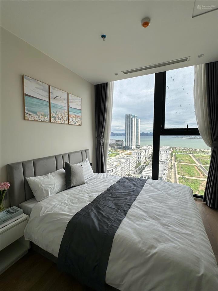 Icon40 hạ long. căn góc 2pn view chính biển  83m2 full nội thất  4tỷ6 giá hời