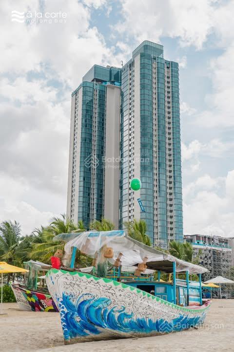 Alacarte hạ long. chỉ hơn 2,3 tỷ cho căn studio tầng thấp view biển và quảng trường