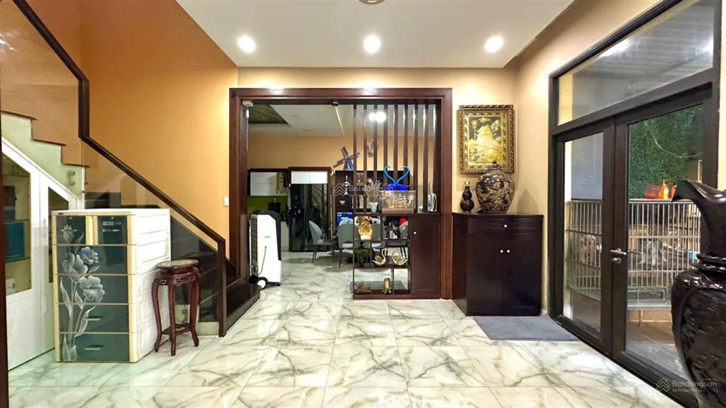 Biệt thự lô góc khu kiều đàm q7  3 tầng 23.99 tỷ vị trí vàng