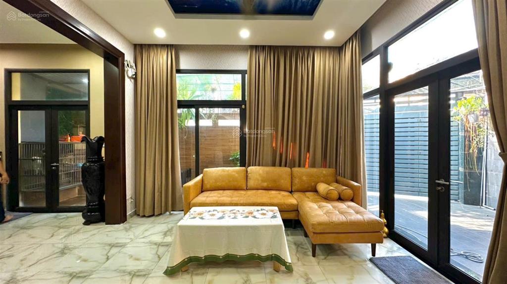 Biệt thự lô góc khu kiều đàm q7  3 tầng 23.99 tỷ vị trí vàng