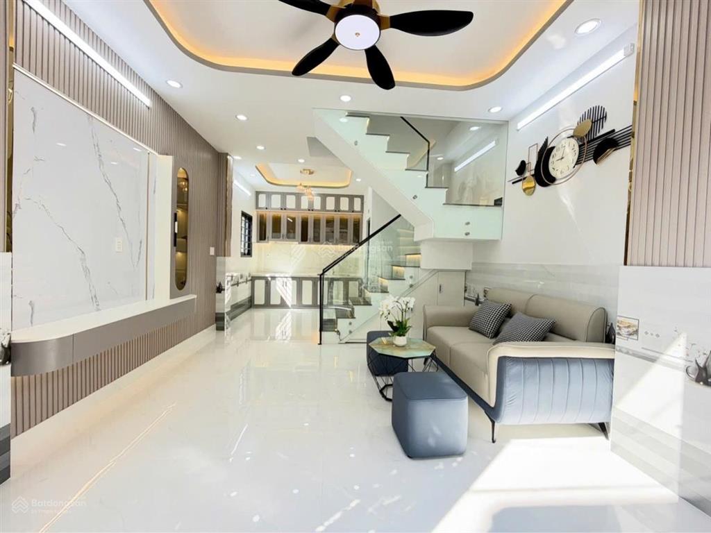 3,89 tỷ shr hoàn công  3 tầng huỳnh tấn phát q7