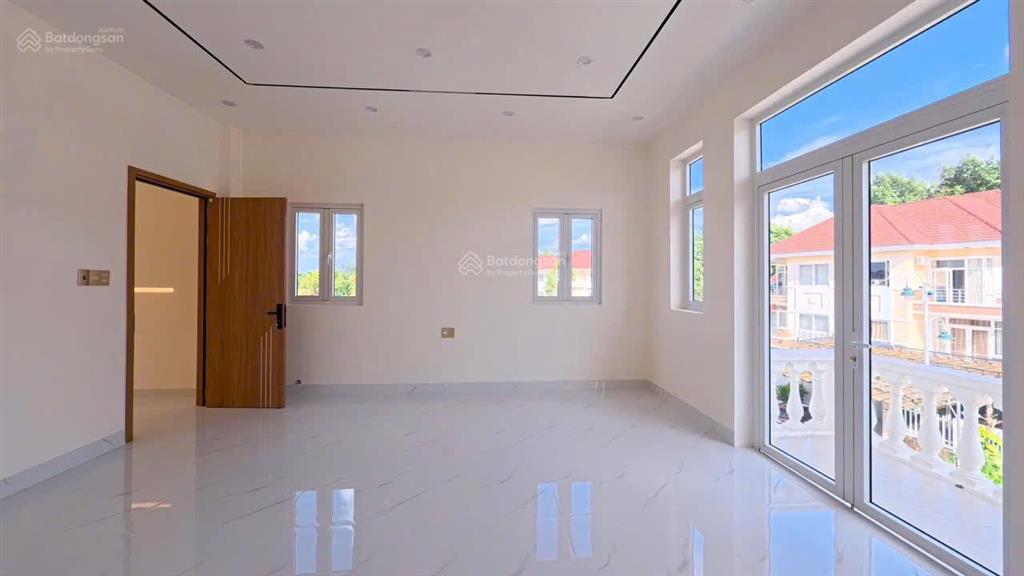 Nhà phố khu biệt thự chánh mỹ 106m² nội thất cao cấp giá cực tốt