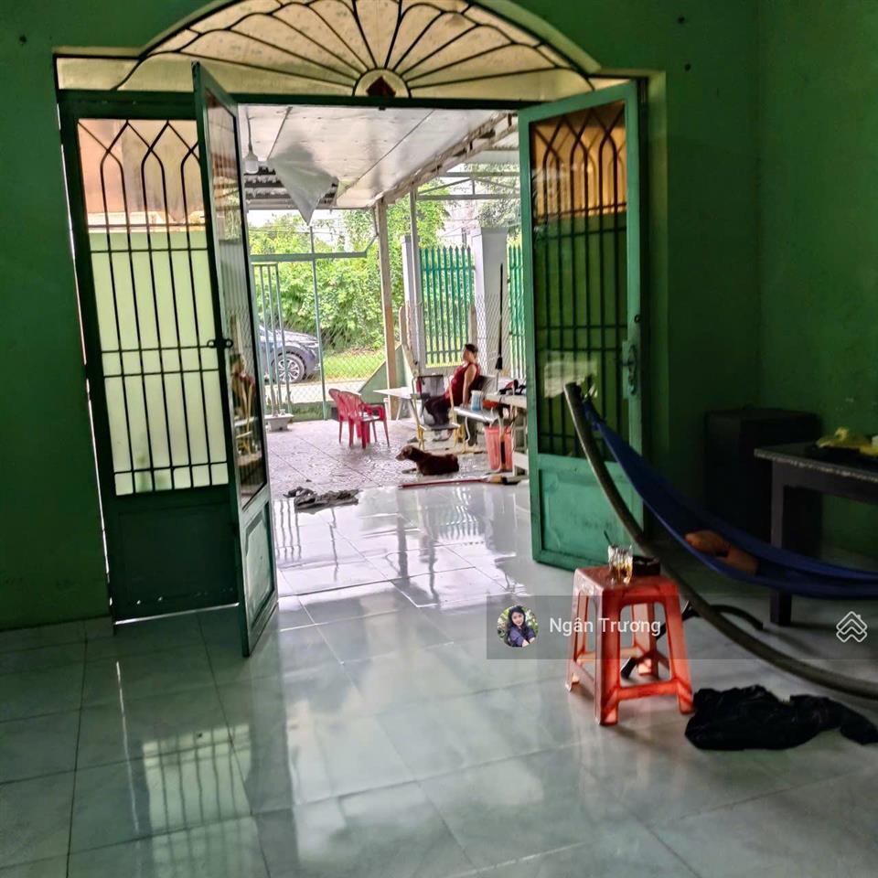 Cần tiền bán gấp nhà liền kề kcn tây bắc  bv củ chi  270m2  shr  giá chỉ còn 1 tỷ 3