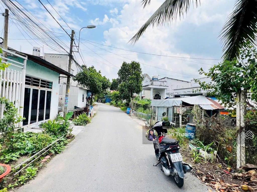 Chủ ngộp bank bán gấp đất mặt tiền khu việt kiều  tân thông hội  shr  giá chỉ 1,3 tỷ