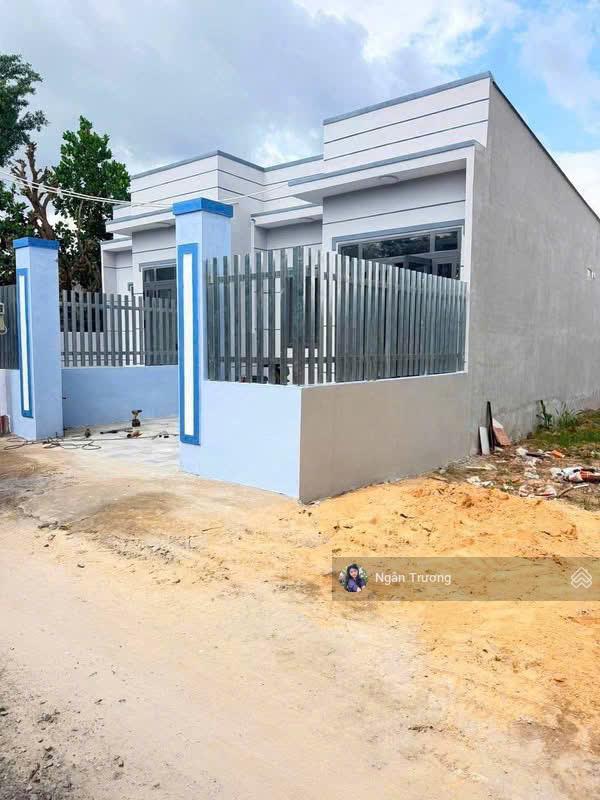 Bán nhà cấp 4 mới xây tân phú trung, củ chi  gần ngay kcn tân phú trung  bv xuyên á  1,3 tỷ