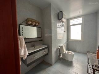 Cho thuê biệt thự làng việt kiều châu âu 250m2, mt 15m phù hợp văn phòng